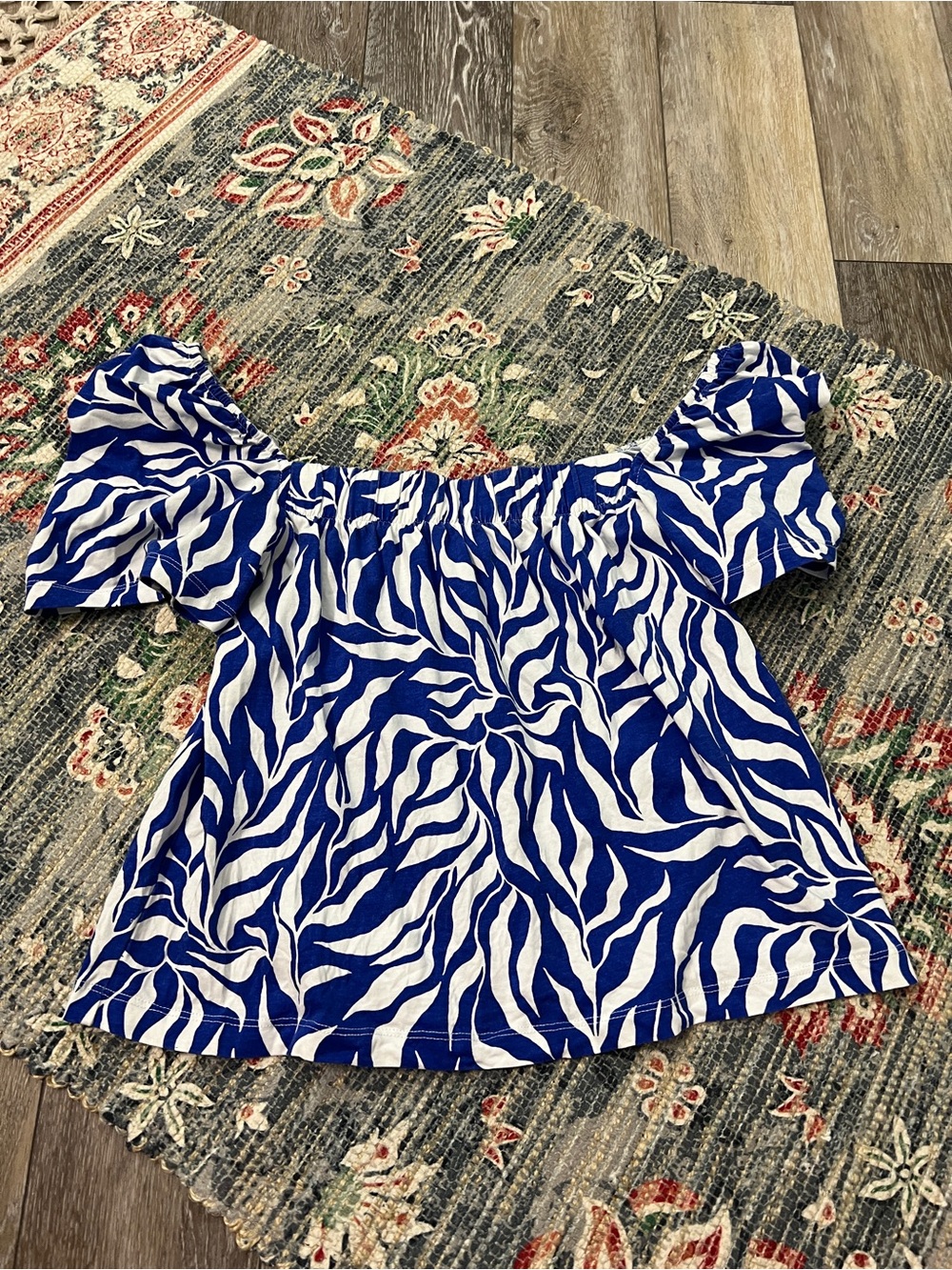 H&M Women’s M Blue/White Zebra Animal Print Square Neck short Sleeve